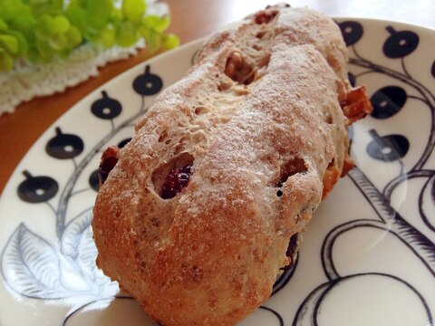 お家ベーカリー♡ベリーとくるみのライ麦パン